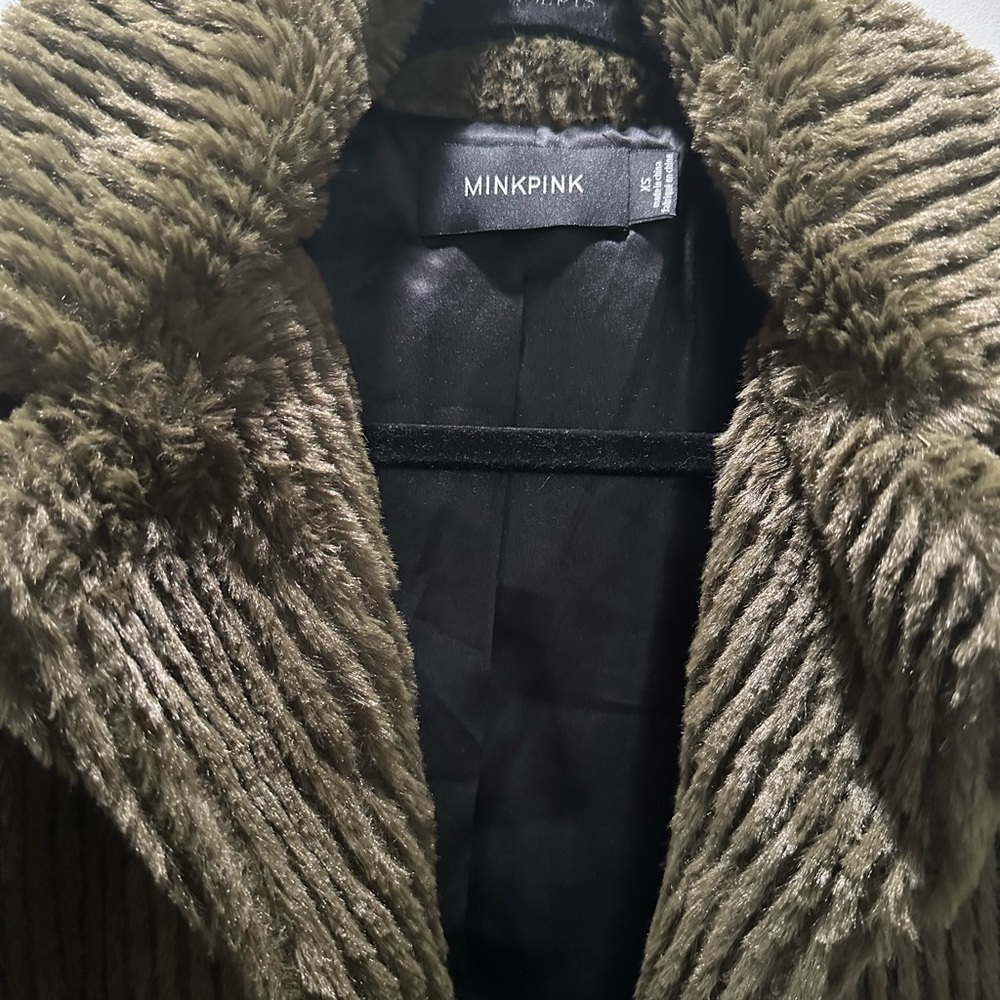 MINKPINK Olive Green Faux Fur Jacket 🫒 - Picture 3 of 3